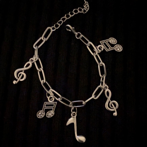 BeauTTiful One Jewelry - Link Bracelet with Charms